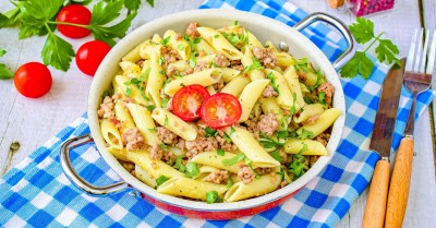 Макароны по флотски с фаршем на сковороде классические