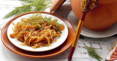 Квашеная капуста в духовке тушеная