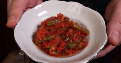 Фасоль в томатном соусе с имбирем