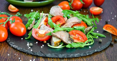 Салат с ростбифом