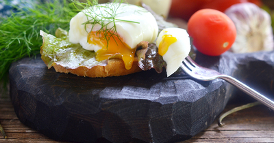 Чтобы яйца не трескались при варке