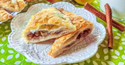 Воздушные и ароматные булочки из слоеного теста с начинкой