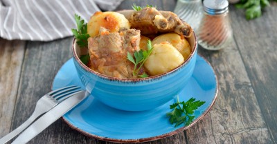 Свиные ребрышки с картошкой в казане