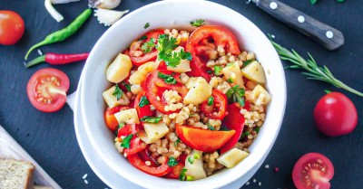 Салат с булгуром и овощами