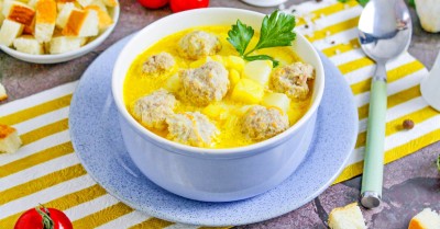 Сливочный суп с фрикадельками