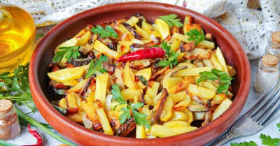 Грузди с картошкой жареные