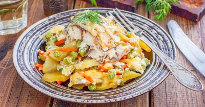 Скумбрия в фольге с овощами в духовке