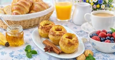 Запеченные яблоки с медом и корицей в духовке