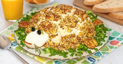 Салат Черепаха с курицей грецкими орехами и яблоками