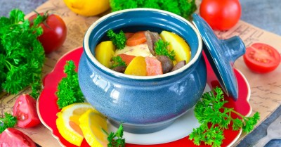 Куриные сердечки в горшочке в духовке с картошкой