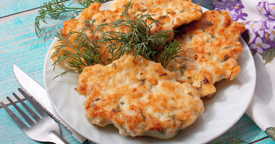 Рубленые куриные котлеты со сметаной