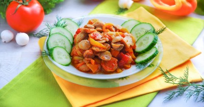 Грибы с болгарским перцем и овощами