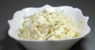 Салат с капустой и копчёным сыром