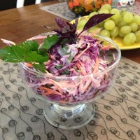 Салат из красной капусты перца и майонеза