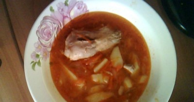 Простой суп щи со свининой из капусты квашеной