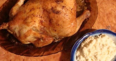 Курица по-фински с грибами целиком