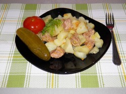 Тушеная картошка с мясом в мультиварке Тушеная картошка с мясом в мультиварке