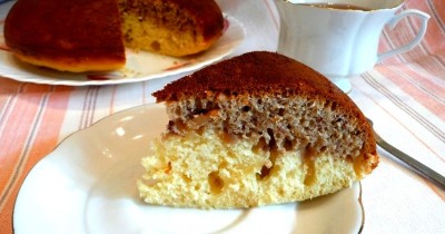 Пирог на кефире в мультиварке с орехами