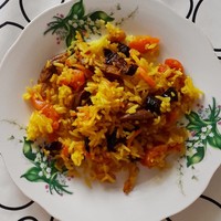 Сладкий плов в мультиварке с сухофруктами изюмом
