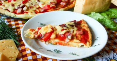 Домашняя пицца в микроволновке с сыром быстро