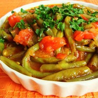 Зеленая фасоль тушеная с овощами по-португальски