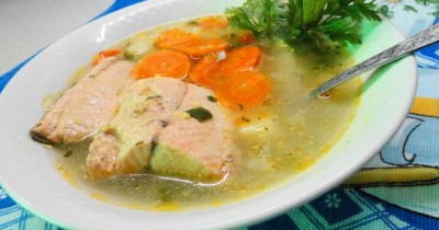 Рыбный суп уха из кеты