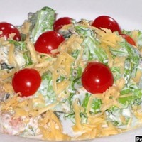 Салат со свеклой, сухариками и творожным сыром изображения Салат со свеклой, сухариками и творожным сыром изоражения