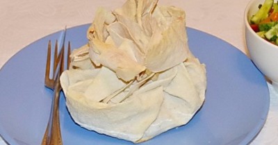 Мясное ассорти в мешочках из лаваша в духовке