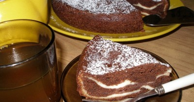 Шоколадный пирог с творожной начинкой в мультиварке