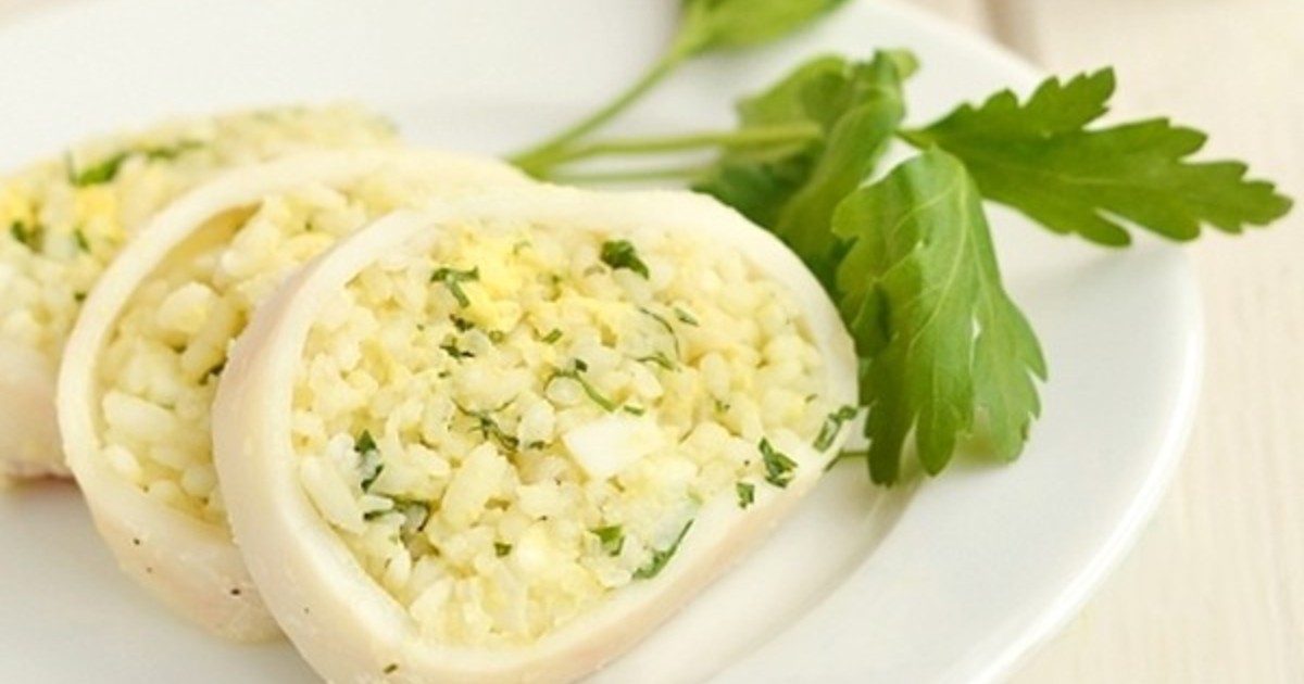 Кальмар фаршированный рисом и яйцом в духовке пошаговый рецепт с Кальмар фаршированный рисом и яйцом в духовке пошаговый рецепт с
