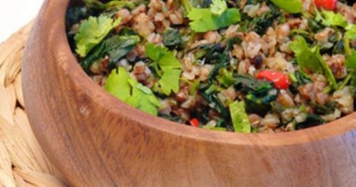 Гречка с чили и шпинатом