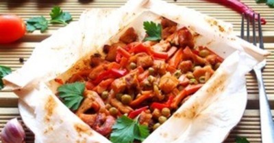 Мясо с овощами в пергаменте
