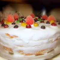Быстрый тортик из мультиварки с фруктами