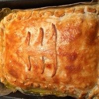 кубите пирог с курицей и картофелем