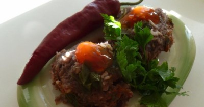 Рыбные тефтели с красной капустой и коричневым рисом