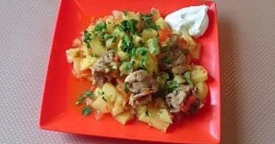 Тушёная свинина с овощами