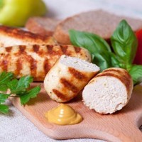 Куриные сосиски домашние в пищевой пленке