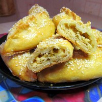 Пирожки с брынзой и зеленью закусочные в духовке