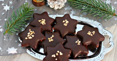 Песочное печенье в шоколаде на Новый год