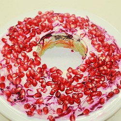 Праздничный салат Гранатовый Браслет из куриного филе