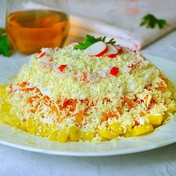 Салат бархатный с крабовыми палочками Салат бархатный с крабовыми палочками