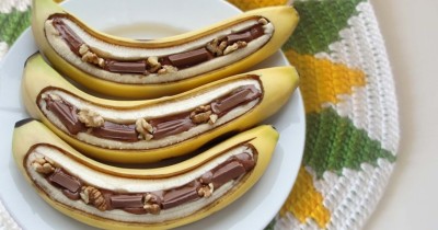 Банан в микроволновке с шоколадом запеченный