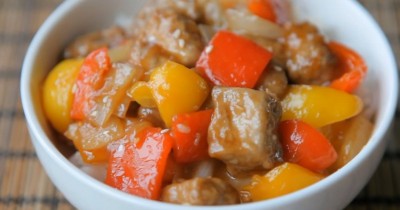 Мясо в кисло сладком соусе с ананасами