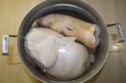 Холодец из рульки и ножек рецепт с пошагово Холодец из рульки и ножек рецепт с пошагово