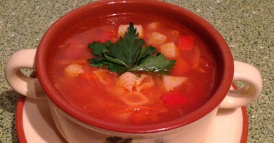 Томатный суп с овощами и макаронами в мультиварке