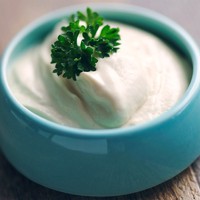 Чесночно сливочный соус с сыром