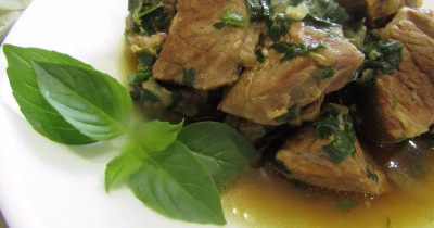 Говядина с зелёным соусом