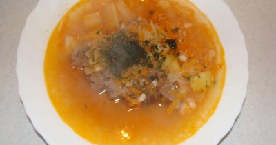 Суп с фасолью на мясных косточках с мясом