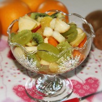 Фруктовый салат яблоки груши киви