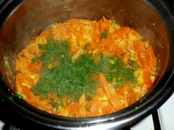 Морковь тушеная с луком и сметаной Морковь тушеная с луком и сметаной